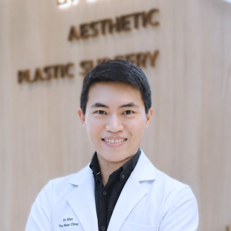 นพ.ภาคิน ภาคย์ภิญโญ ศัลยแพทย์ตกแต่งเฉพาะทาง The Neat Clinic